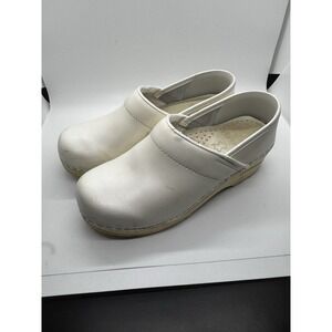 Dansko Women's White Box Clog Nursing Shoes Size 36 (U.S. 5.5) EUC A24